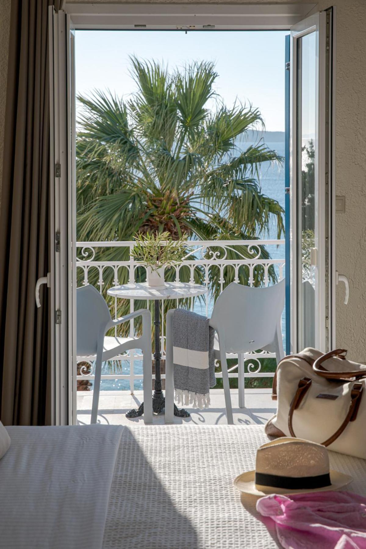 Aneroussa Beach Hotel Mpatsi Eksteriør billede